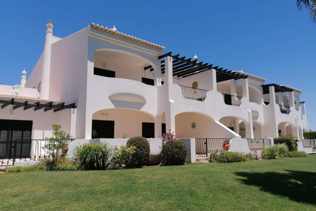 شقة Luxury Modern T2 Ocean View - Free Parking - Pool ألفور المظهر الخارجي الصورة